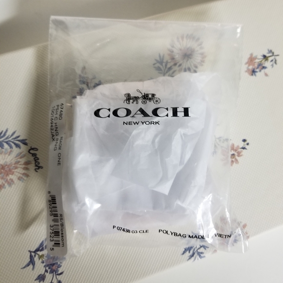 Authentic Coach Pink & Rose Gold Bangle Bracelet - Picture 6 of 7